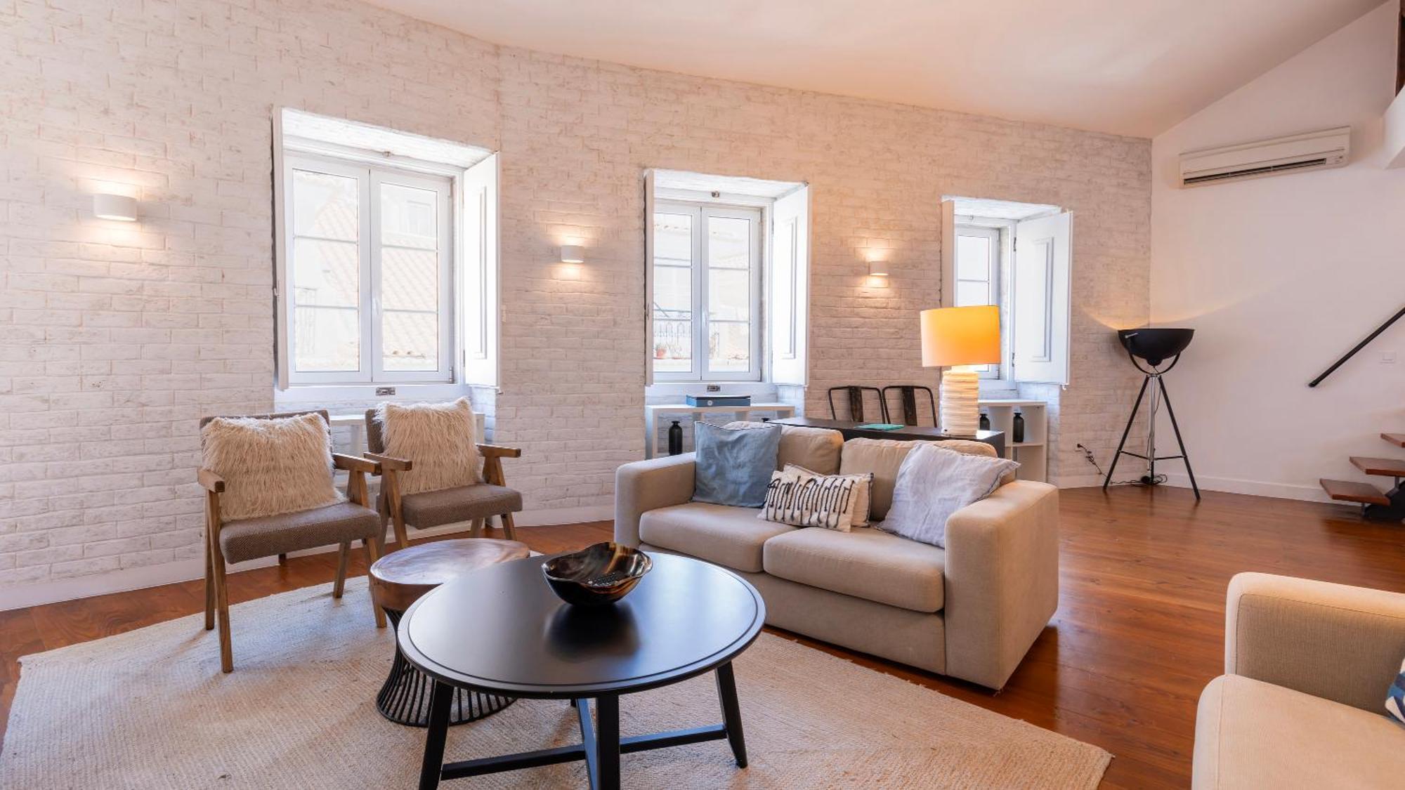 Charming 3bdr Duplex In Center By Lovelystay Apartment Lissabon